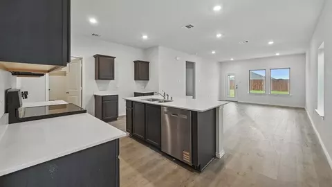 Kitchen - 107 Aston Way, Terrell, TX 75160 photo 3 of 11