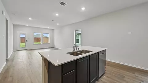 Kitchen - 107 Aston Way, Terrell, TX 75160 photo 2 of 11