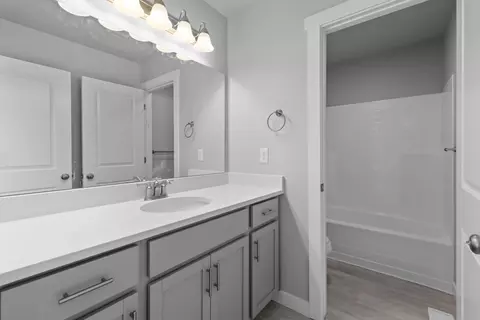Bath - 6417 N Vernon Dr, Eagle Mountain, UT 84005 photo 4 of 7