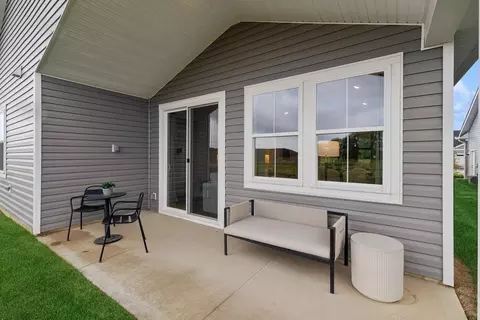 Exterior - 831 Heritage Blvd, Delaware, OH 43015 photo 4 of 7
