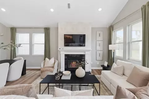 Living - 831 Heritage Blvd, Delaware, OH 43015 photo 1 of 3