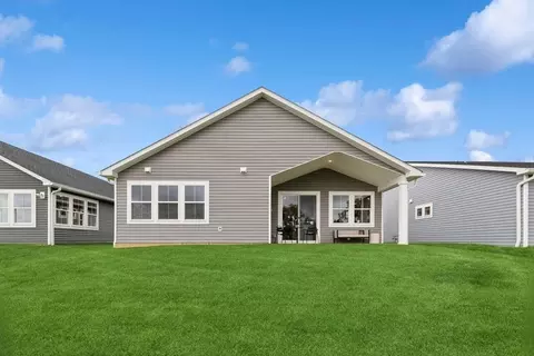 Exterior - 831 Heritage Blvd, Delaware, OH 43015 photo 5 of 7