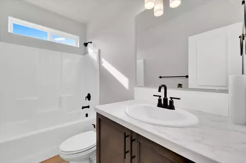 Bath - 6401 Road 52, Pasco, WA 99301 photo 3 of 3