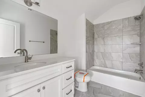Bath - 12110 Cearley Dr, Austin, TX 78758 photo 2 of 5