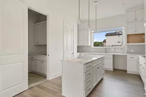 Kitchen - 12110 Cearley Dr, Austin, TX 78758 photo 5 of 6