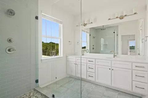 Bath - 12110 Cearley Dr, Austin, TX 78758 photo 1 of 5