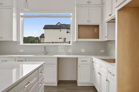 Kitchen - 12110 Cearley Dr, Austin, TX 78758 photo 3 of 6