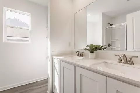 Bath - 203 Scorsese St, Springfield, OH 45505 photo 1 of 10