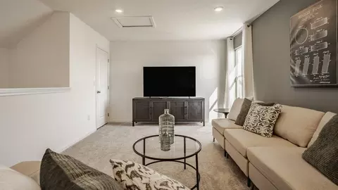 Entry Way - 203 Scorsese St, Springfield, OH 45505 photo 2 of 9