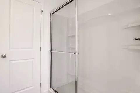 Bath - 203 Scorsese St, Springfield, OH 45505 photo 2 of 10