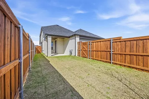 Exterior - 3928 Infinity Ln, Celina, TX 75078 photo 2 of 10