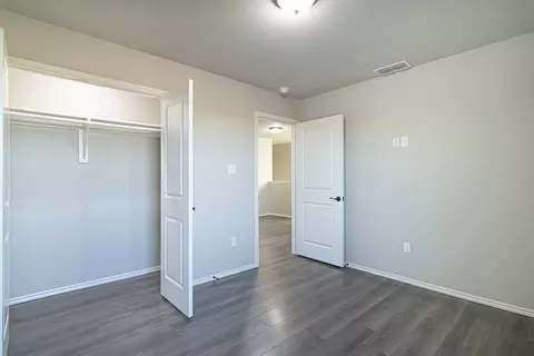 Bedroom - 6016 Servando Dr, Laredo, TX 78046 photo 3 of 4