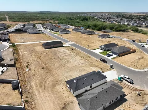 View/Area - 6016 Servando Dr, Laredo, TX 78046 photo 10 of 14