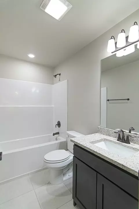 Bath - 6016 Servando Dr, Laredo, TX 78046 photo 2 of 2