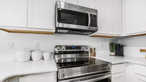 Kitchen - 409 Beaunoir Ave, Lowell, AR 72745 photo 3 of 3