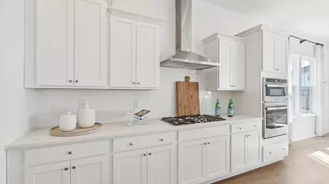 Kitchen - 142 Beamon Loop, Summerville, SC 29486 photo 3 of 7