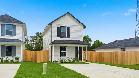 2490 Twin Ct, Splendora, TX 77372