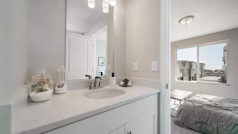 Bath - 45068 Sunflower Ln, Bennett, CO 80102 photo 1 of 2