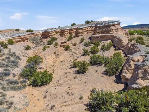 1 Camino Salvarse, Santa Fe, NM 87506