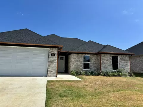 1711 Josh Dr, Whitehouse, TX 75791