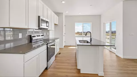 Kitchen - 13518 Estes Ridge Dr, Peyton, CO 80831 photo 4 of 9
