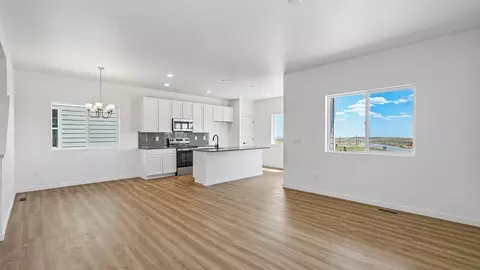 Living - 13518 Estes Ridge Dr, Peyton, CO 80831 photo 2 of 10