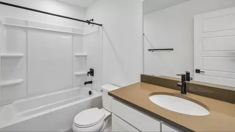 Bath - 13518 Estes Ridge Dr, Peyton, CO 80831 photo 3 of 10