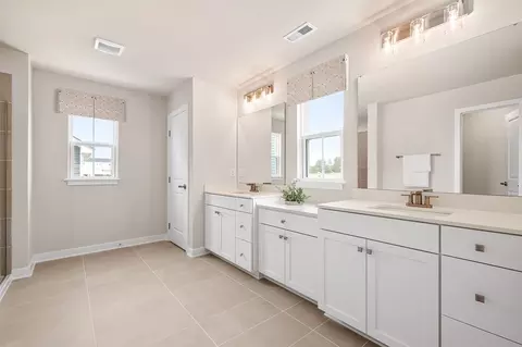 Bath - 909 Jade Way, Moore, SC 29369 photo 1 of 3