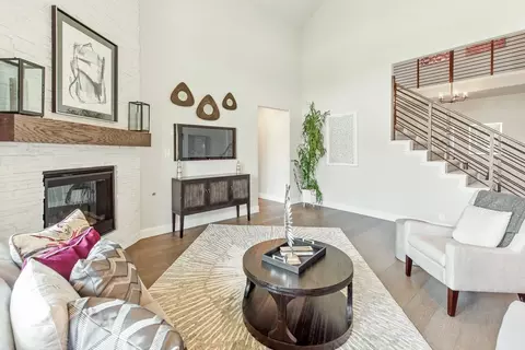 Living - 112 Sweetwater Dr, Commerce, TX 75428 photo 3 of 7