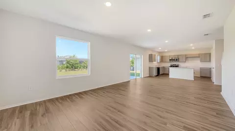 Living - 4638 Hawthorn Ave, Parrish, FL 34219 photo 5 of 7