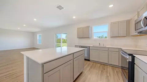 Kitchen - 4638 Hawthorn Ave, Parrish, FL 34219 photo 7 of 7