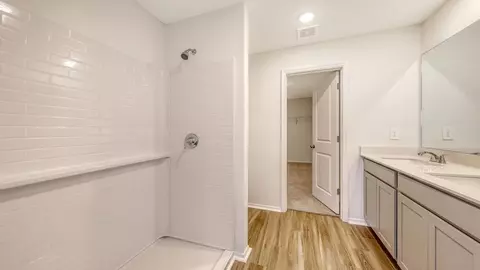 Bath - 4638 Hawthorn Ave, Parrish, FL 34219 photo 6 of 7