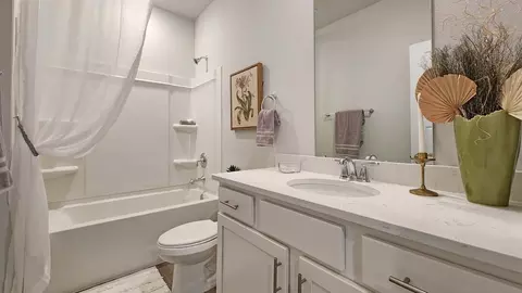 Bath - 9500 Mossy Rd, Biloxi, MS 39532 photo 1 of 6