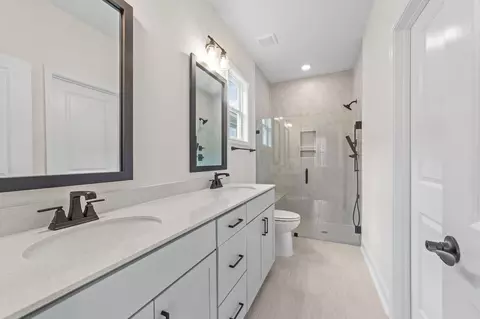 Bath - 1060 Ben Thomas Dr, Leland, NC 28451 photo 3 of 5
