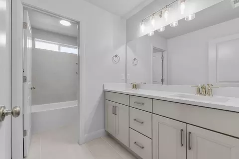Bath - 11629 Engelmann Dr, Draper, UT 84020 photo 3 of 5