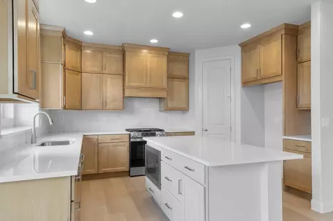 Kitchen - 11629 Engelmann Dr, Draper, UT 84020 photo 3 of 4