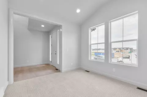 Living - 11629 Engelmann Dr, Draper, UT 84020 photo 2 of 4