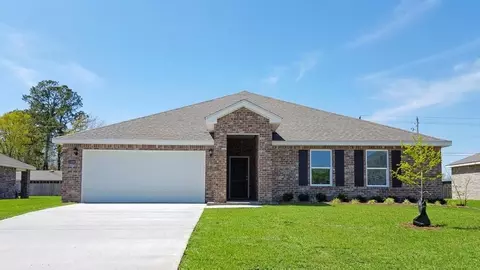 101 Mulberry Dr, Lucedale, MS 39452