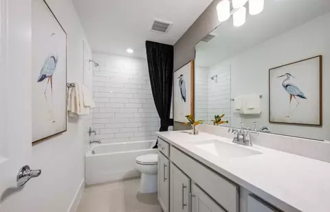 Bath - 8316 SW 46th Ave, Ocala, FL 34476 photo 4 of 6