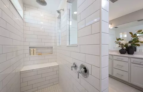 Bath - 8316 SW 46th Ave, Ocala, FL 34476 photo 2 of 5