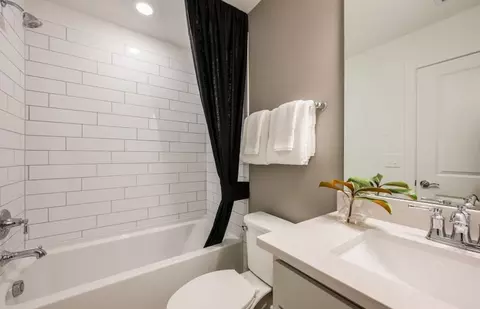 Bath - 8316 SW 46th Ave, Ocala, FL 34476 photo 4 of 5