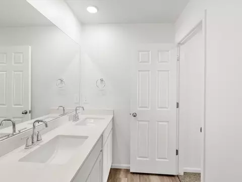 Bath - 9389 Foxfire St, Longmont, CO 80504 photo 2 of 5