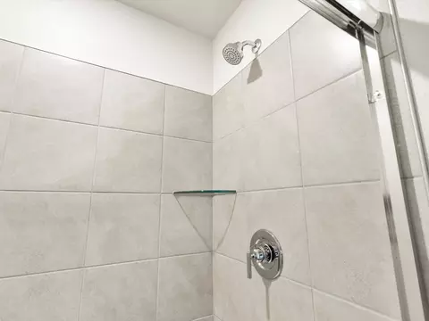 Bath - 9389 Foxfire St, Longmont, CO 80504 photo 3 of 5