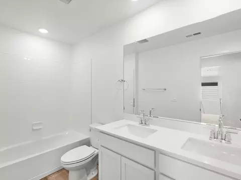 Bath - 9389 Foxfire St, Longmont, CO 80504 photo 5 of 5