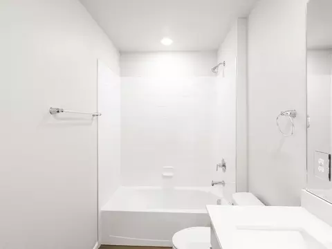 Bath - 9389 Foxfire St, Longmont, CO 80504 photo 4 of 5