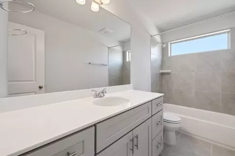 Bath - 168 Rieber Rd, Kyle, TX 78640 photo 4 of 7