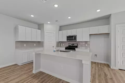 Kitchen - 5503 Franklin Hls, Von Ormy, TX 78073 photo 1 of 10