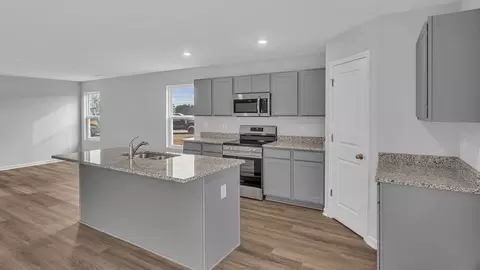 Kitchen - 558 Wilbur Rd, Conway, SC 29527 photo 2 of 6