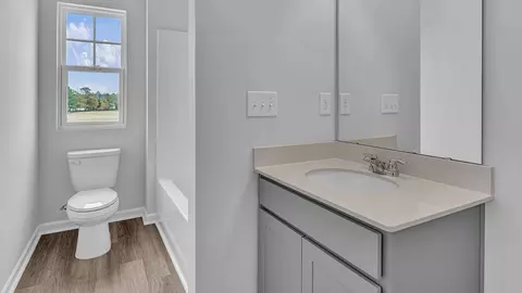 Bath - 558 Wilbur Rd, Conway, SC 29527 photo 3 of 6