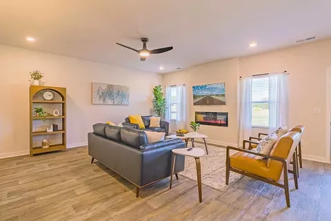Living - 147 Post Oak Dr, Jackson, GA 30233 photo 3 of 8